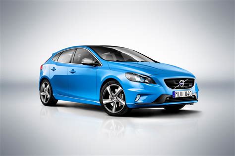 V40 (2021)